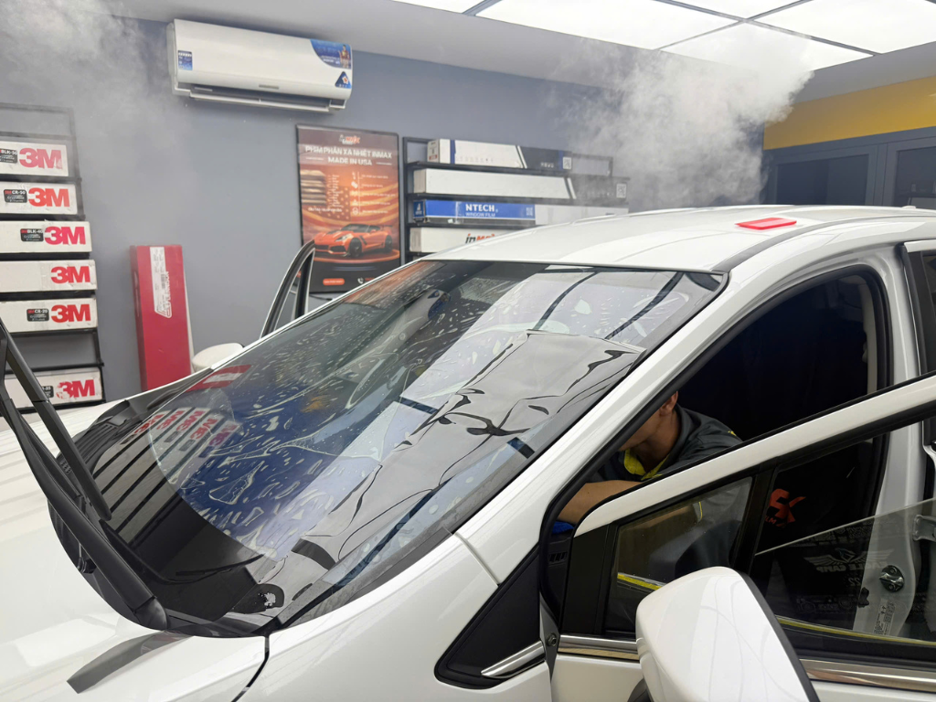 Dán Phim Cách Nhiệt Mitsubishi Xpander 2026 – Thi Công Nhanh