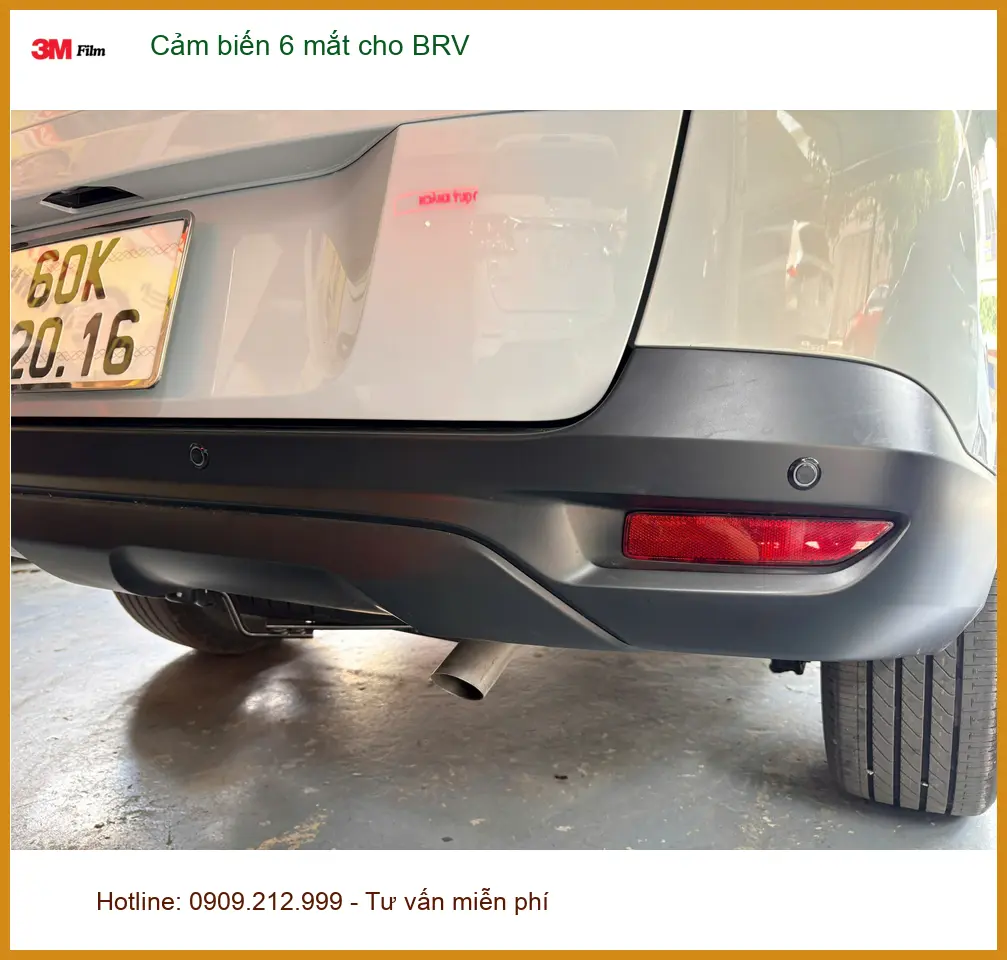 Chú Phong lắp cảm biến 6 mắt cho Honda BRV tại Quận 12 giúp lùi xe an toàn hơn ảnh thực tế 3
