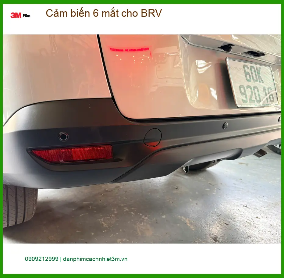 Chú Cường lắp cảm biến 6 mắt cho Honda BRV tại Thủ Đức để lùi xe an toàn hơn ảnh thực tế 3
