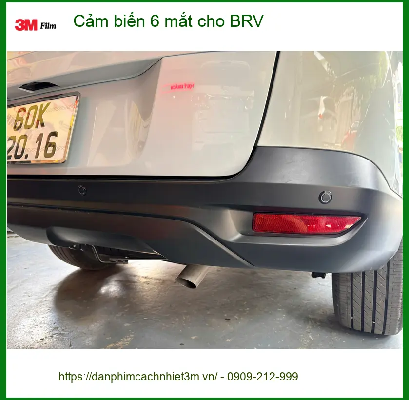 Anh Lâm lắp cảm biến 6 mắt cho BRV tại Quận 2 để tránh va chạm khi lùi xe ảnh thực tế 2