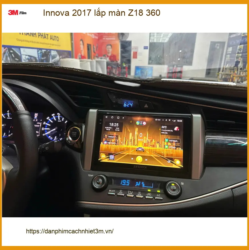Anh Việt lắp màn Z18 360 cho Innova 2017 tại Nhà Bè để lái xe an toàn