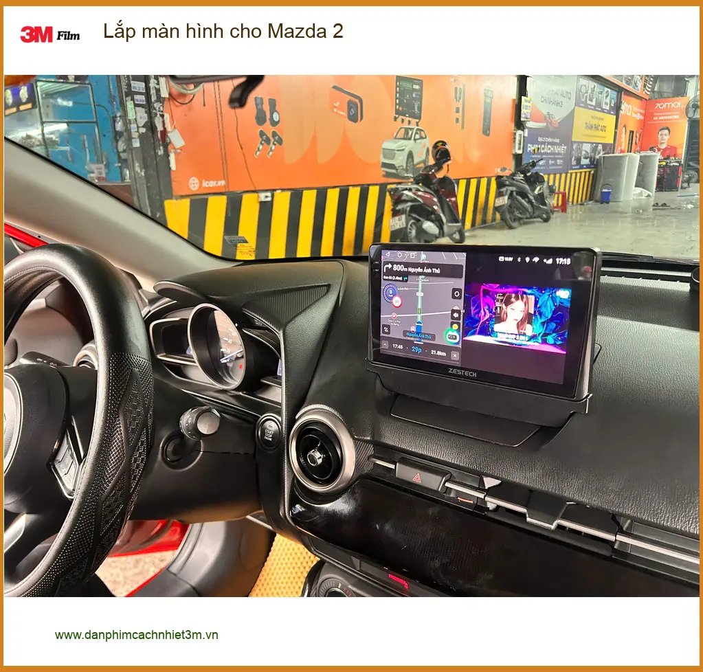 Anh Hào lắp màn hình cho Mazda 2 tại Quận 9 để xem YouTube và bản đồ tiện lợi hơn ảnh thực tế 2
