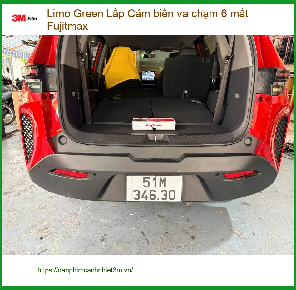 Anh Tùng lắp cảm biến va chạm 6 mắt Fujitmax cho Limo Green Quận 9. ảnh thực tế 2