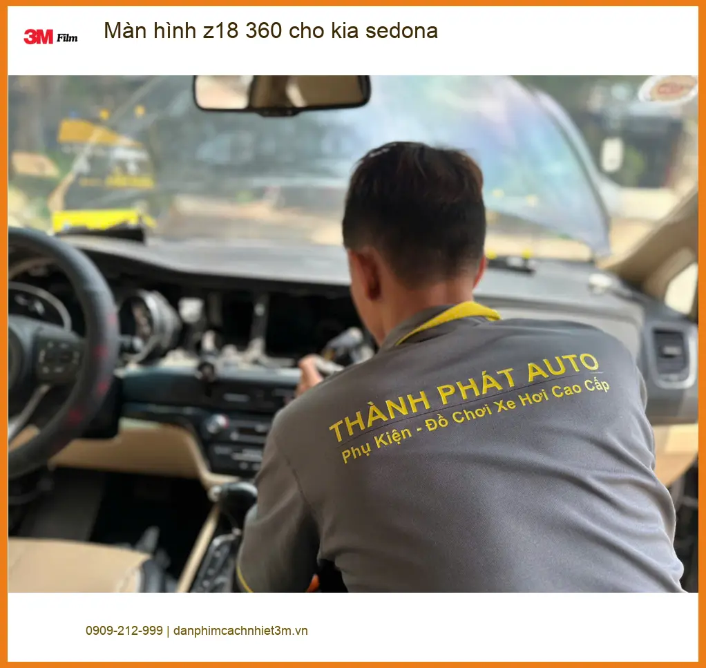 Cô Thảo lắp màn hình Z18 360 cho Kia Sedona tại Củ Chi vì cần tích hợp camera