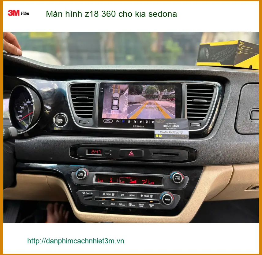 Anh Nhật Minh nâng cấp màn hình Z18 360 cho Kia Sedona tại Quận 2 để đậu xe dễ hơn ảnh thực tế 2