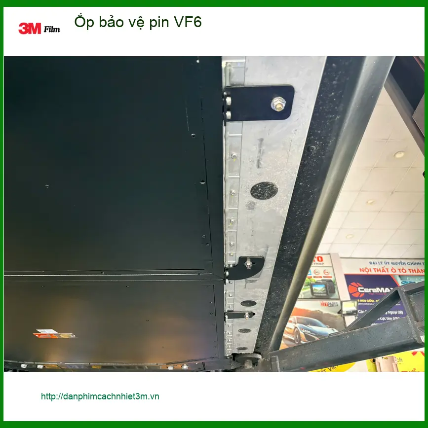 Anh Khang lắp ốp bảo vệ pin VinFast VF6 ở Quận 12 ngăn trầy xước gầm ảnh thực tế 2
