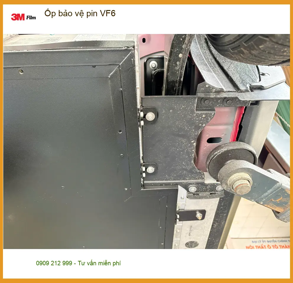 Anh Khang lắp ốp bảo vệ pin VinFast VF6 ở Quận 12 ngăn trầy xước gầm ảnh thực tế 3