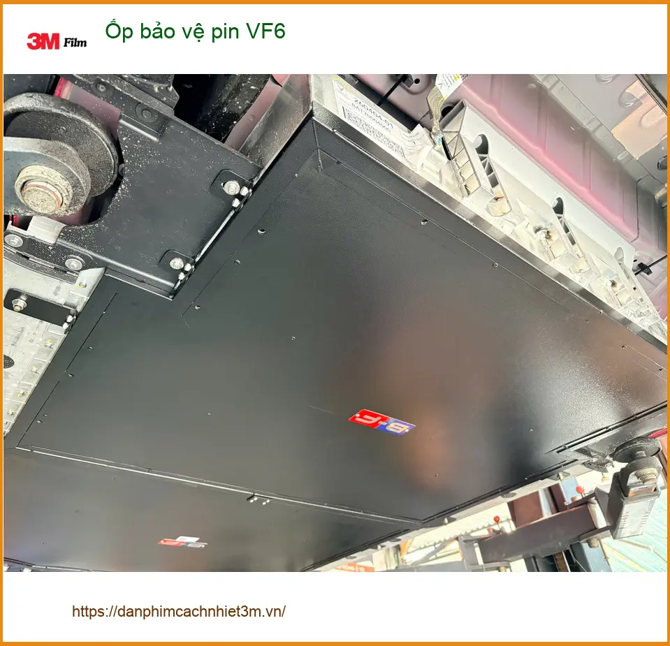 Anh Khải lắp Ốp bảo vệ pin VinFast VF6 tại Quận 9 để đảm bảo an toàn ảnh thực tế 3
