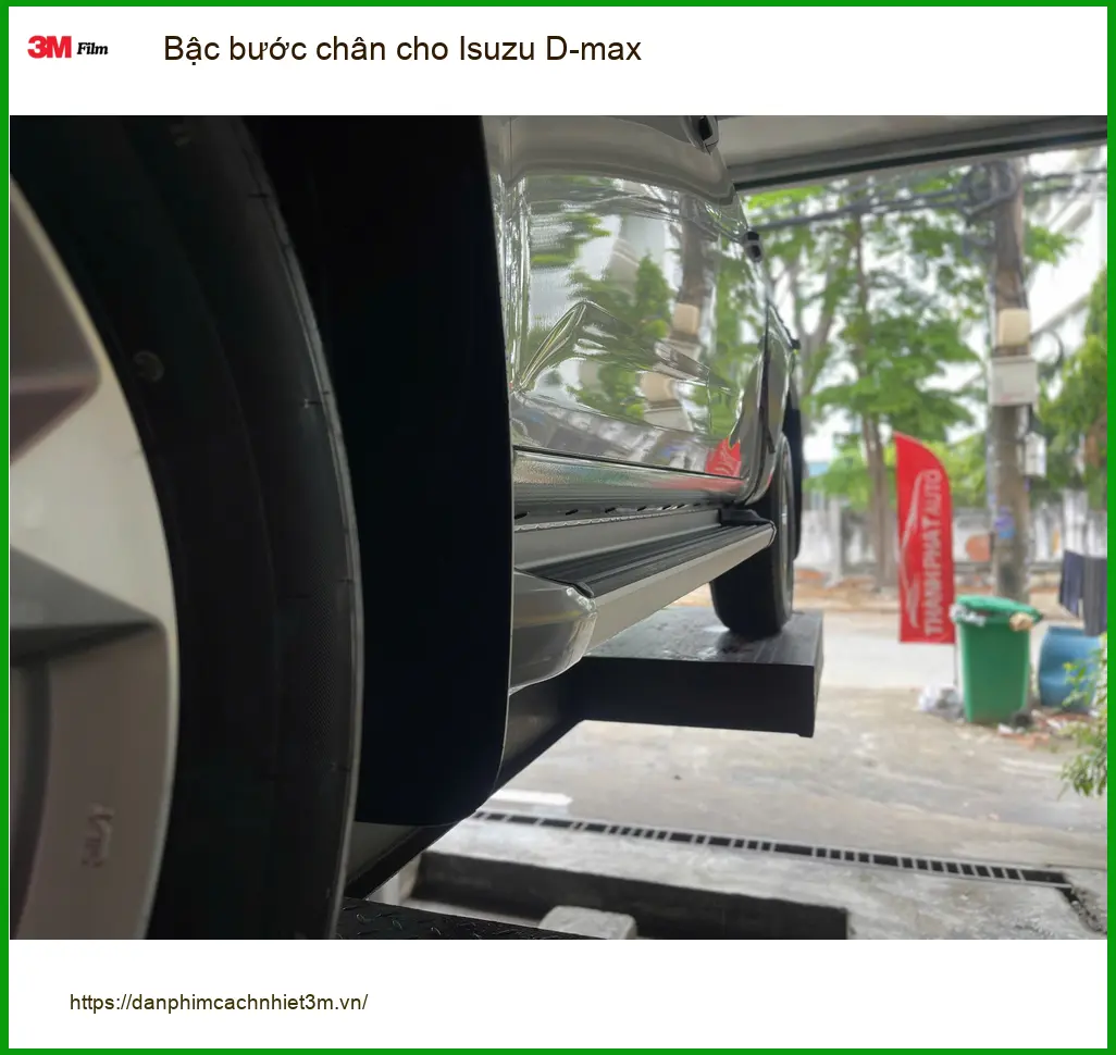 Anh Khang lắp bậc bước chân cho Isuzu D-max tại Quận 6 để tiện lợi cho gia đình ảnh thực tế 3