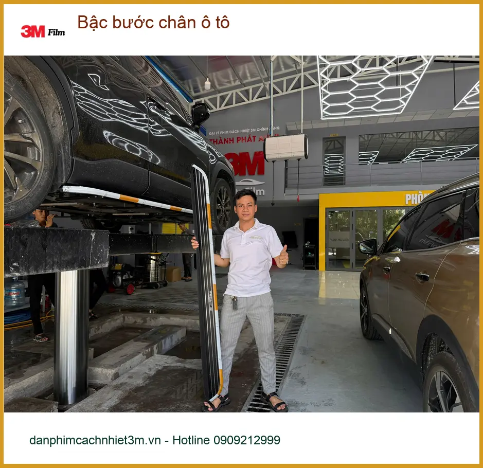 Chị Thảo Vy lắp bậc bước chân ô tô cho Mazda CX-5 ở Quận 9 để thuận tiện di chuyển