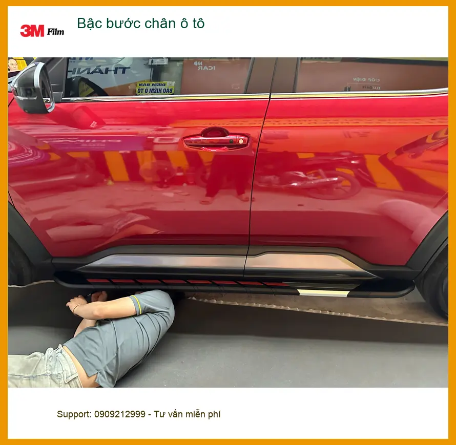 Anh Khải lắp bậc bước chân ô tô cho Hyundai Santa Fe tại Quận Bình Thạnh
