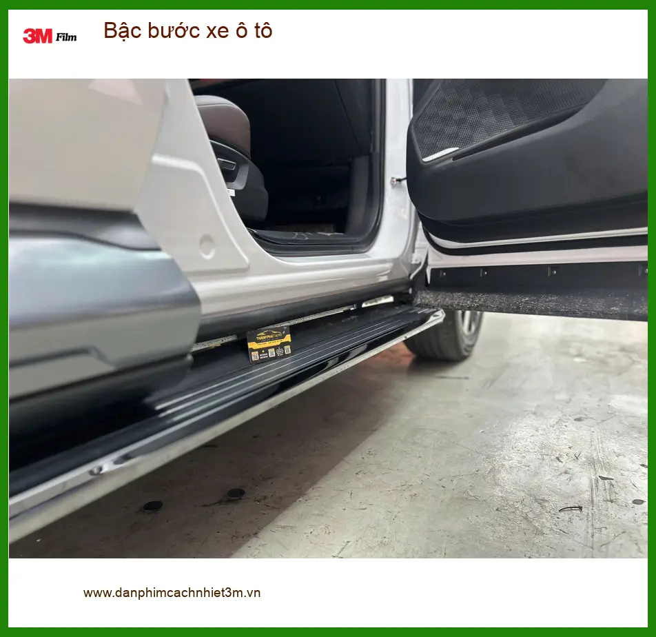 Anh Quốc lắp bậc bước xe ô tô Hyundai Santa Fe tại Củ Chi để thuận tiện lên xuống ảnh thực tế 3