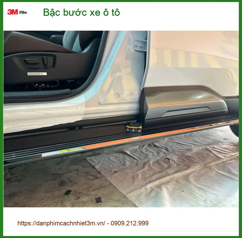 Chị Thảo lắp bậc bước xe ô tô cho Hyundai Santa Fe ở Quận 9 uy tín, giá tốt ảnh thực tế 3