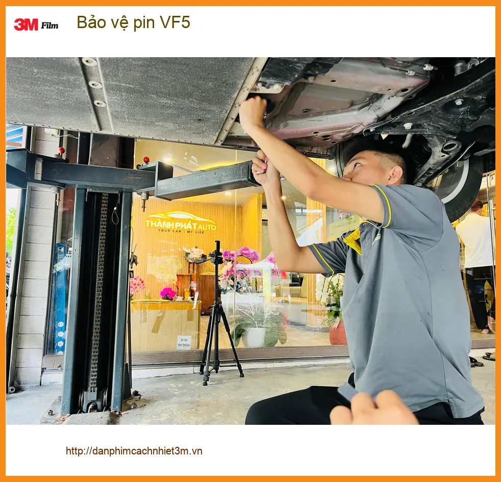 Chị Thảo cần bảo vệ pin VF5 tại Quận Phú Nhuận để xe bền hơn ảnh thực tế 4