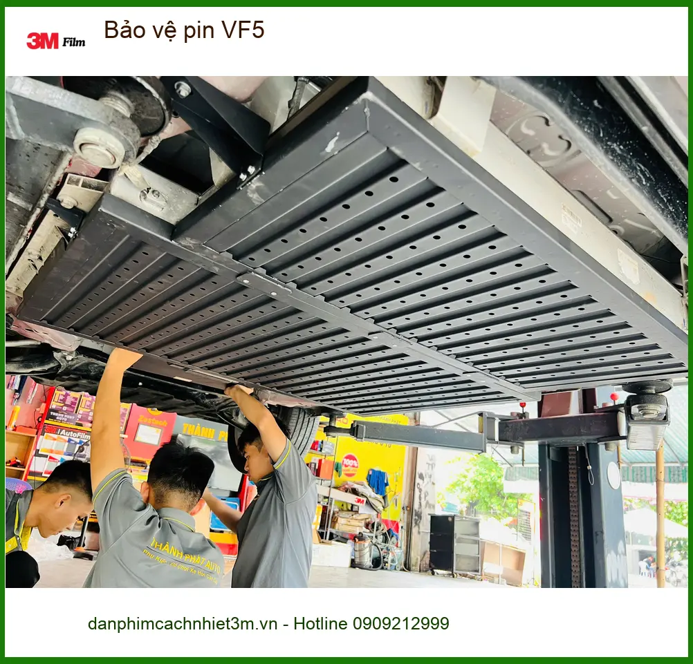 Anh Tuấn bảo vệ pin VinFast VF5 tại Hóc Môn để đảm bảo tuổi thọ lâu dài