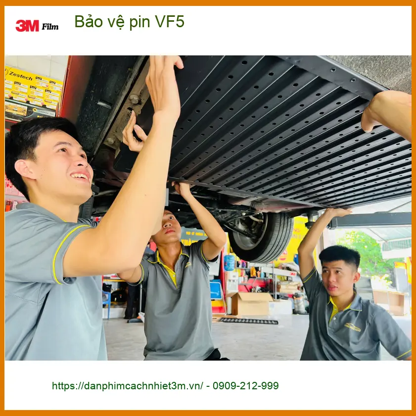 Anh Minh bảo vệ pin VinFast VF5 tại Quận Thủ Đức để tăng tuổi thọ ảnh thực tế 4