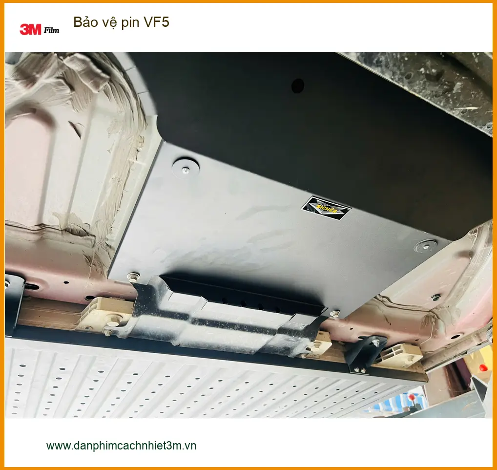 Anh Khải VinFast VF5 bảo vệ pin tại Quận Bình Tân vì lo pin xuống cấp nhanh ảnh thực tế 2