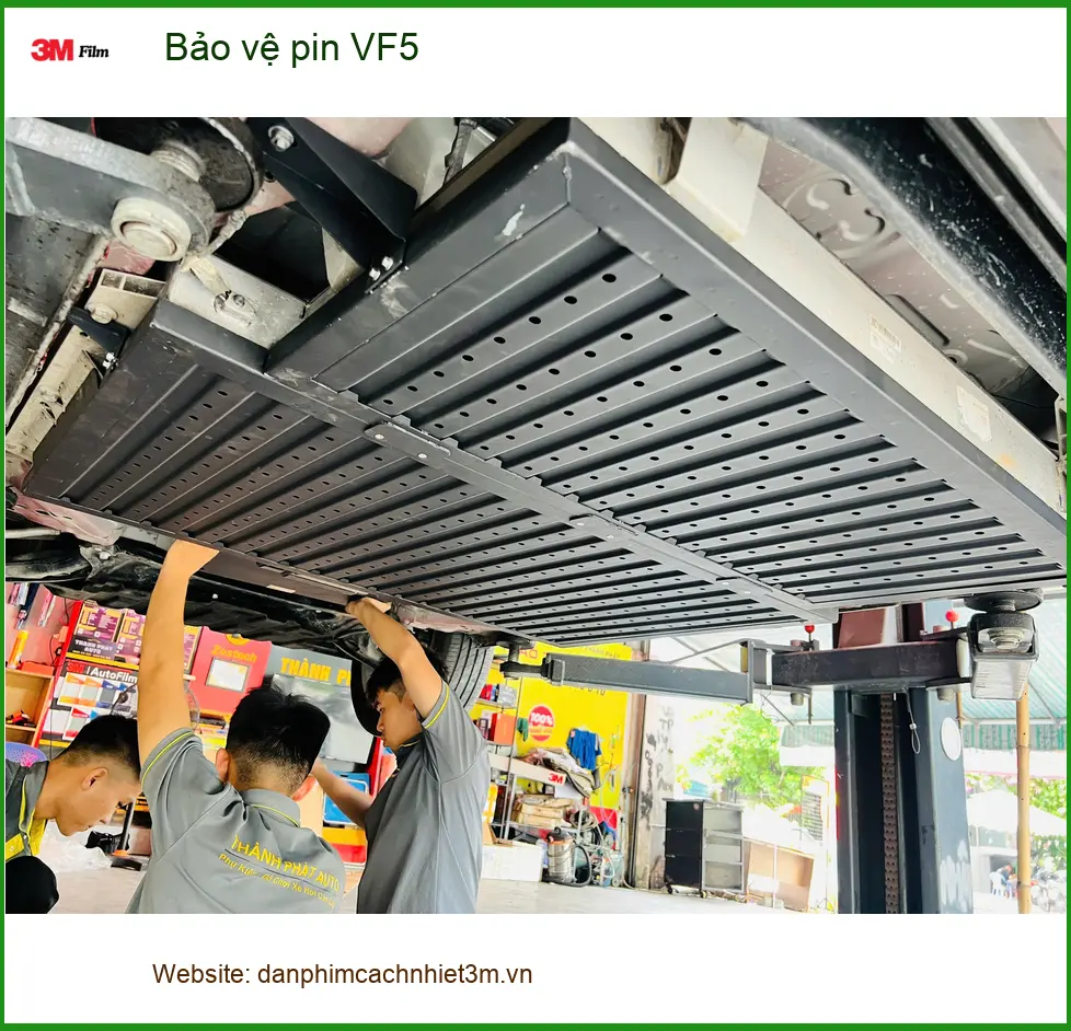 Chị Thùy Trang bảo vệ pin VinFast VF5 tại Gò Vấp tránh chai pin do sạc không đúng cách ảnh thực tế 3