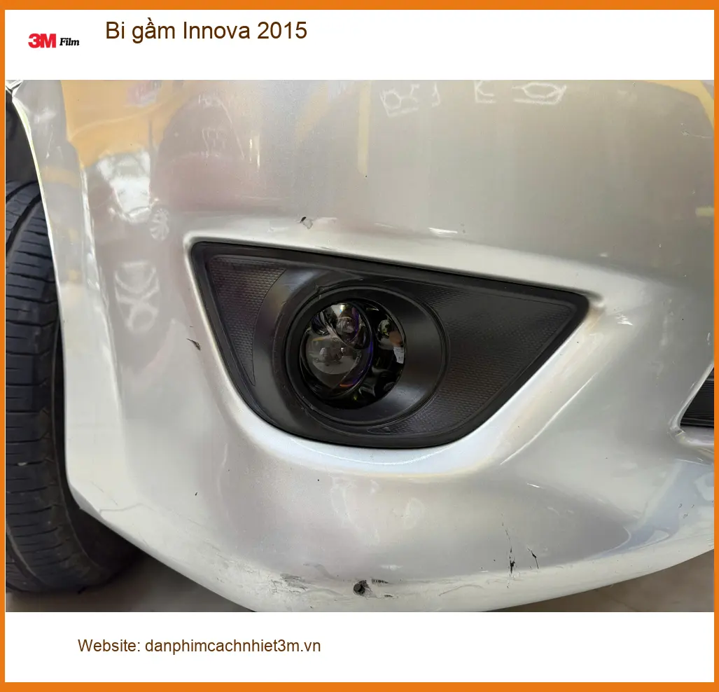 Anh Tuấn Anh độ bi gầm Innova 2015 tại Quận Thủ Đức để tăng sáng hiệu quả