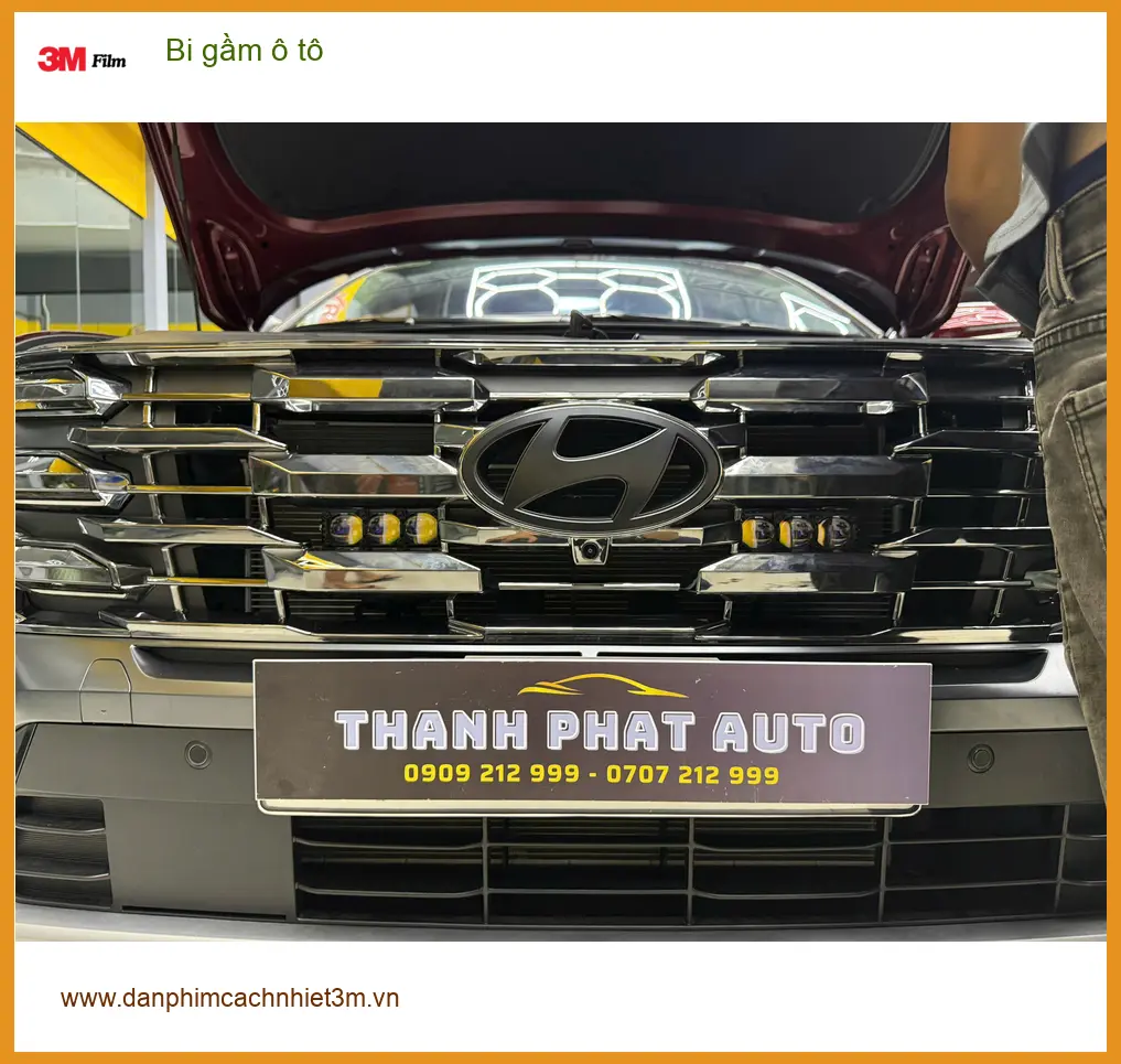 Anh Nam độ bi gầm ô tô cho Toyota Camry ở Quận 2 vì đèn zin kém sáng ảnh thực tế 3