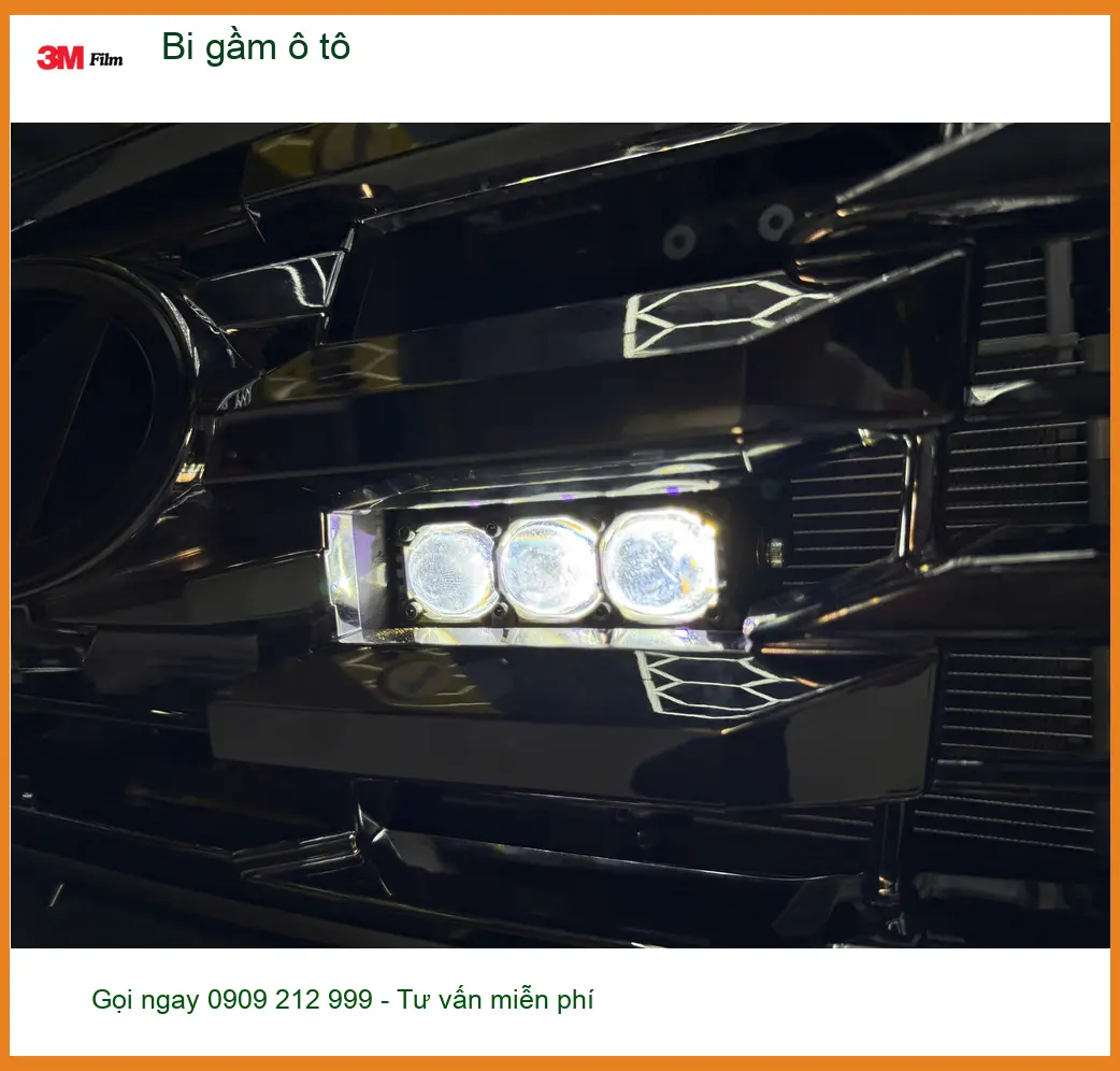 Anh Nam độ bi gầm ô tô cho Toyota Camry ở Quận 2 vì đèn zin kém sáng ảnh thực tế 5