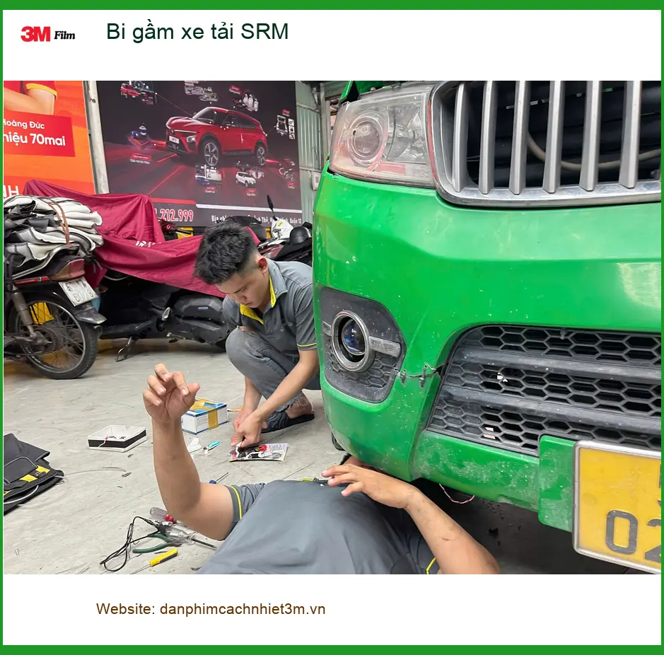 Chú Ba Hưng nâng cấp bi gầm xe tải SRM để tăng cường ánh sáng khi đi đêm tại Quận 10 ảnh thực tế 4
