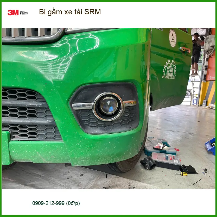 Chú Ba Hưng nâng cấp bi gầm xe tải SRM để tăng cường ánh sáng khi đi đêm tại Quận 10 ảnh thực tế 5