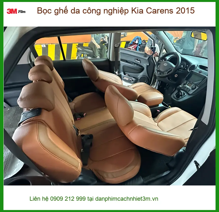Anh Duy bọc ghế da công nghiệp cho Kia Carens 2015 vì ghế zin đã cũ tại Quận 12