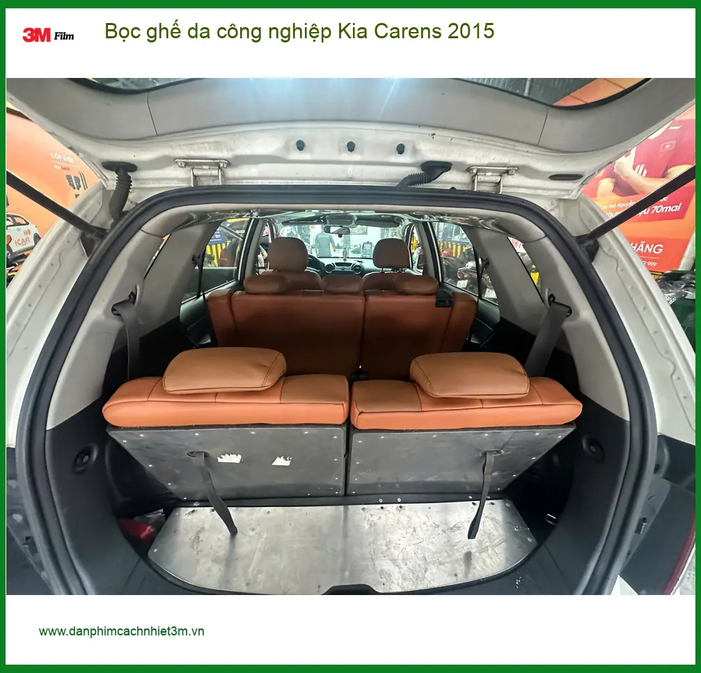 Chú Phong bọc ghế da công nghiệp Kia Carens 2015 Quận Phú Nhuận thay mới.