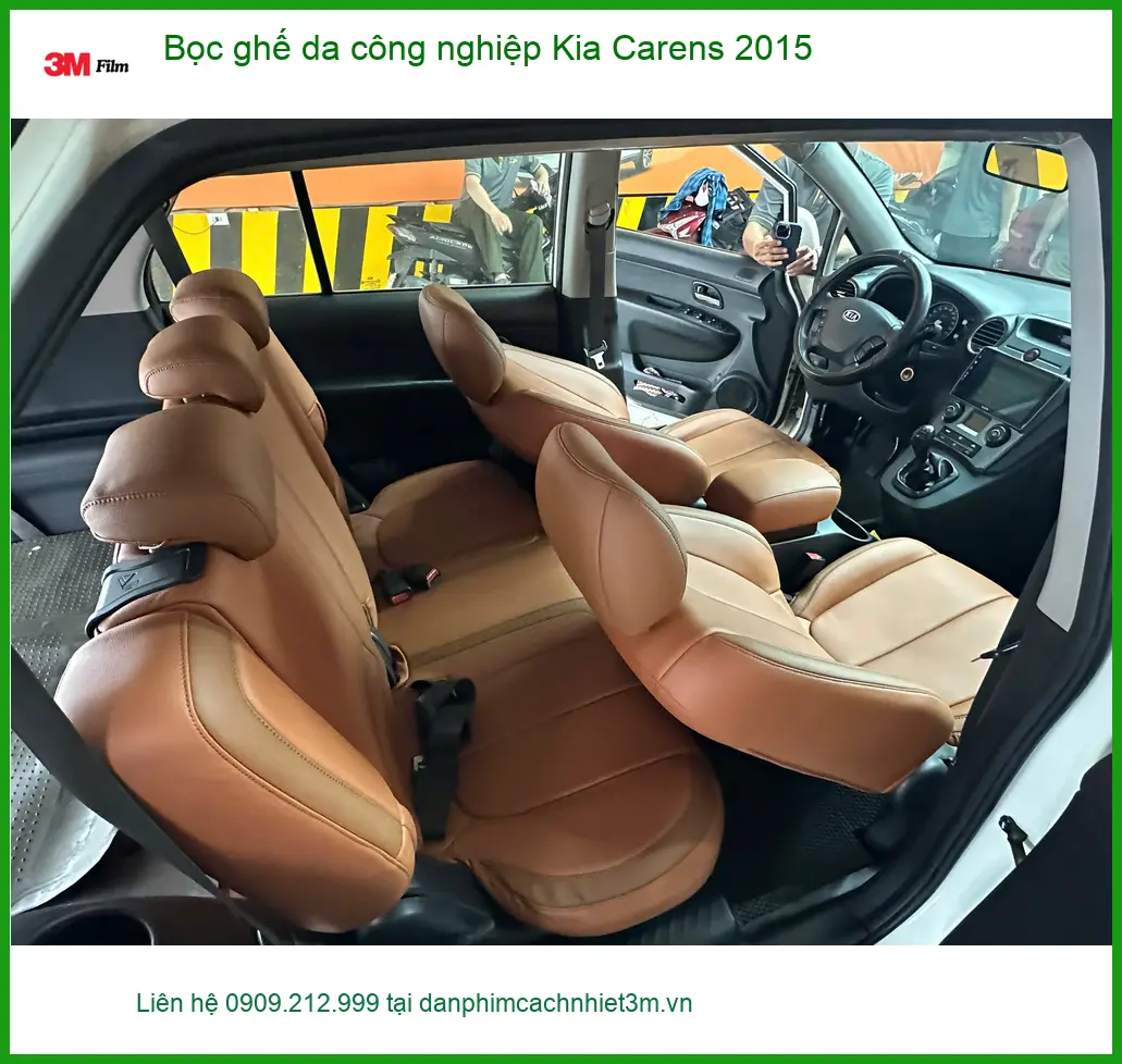 Anh Phi bọc ghế da công nghiệp Kia Carens 2015 tại Gò Vấp để nội thất thêm sang trọng