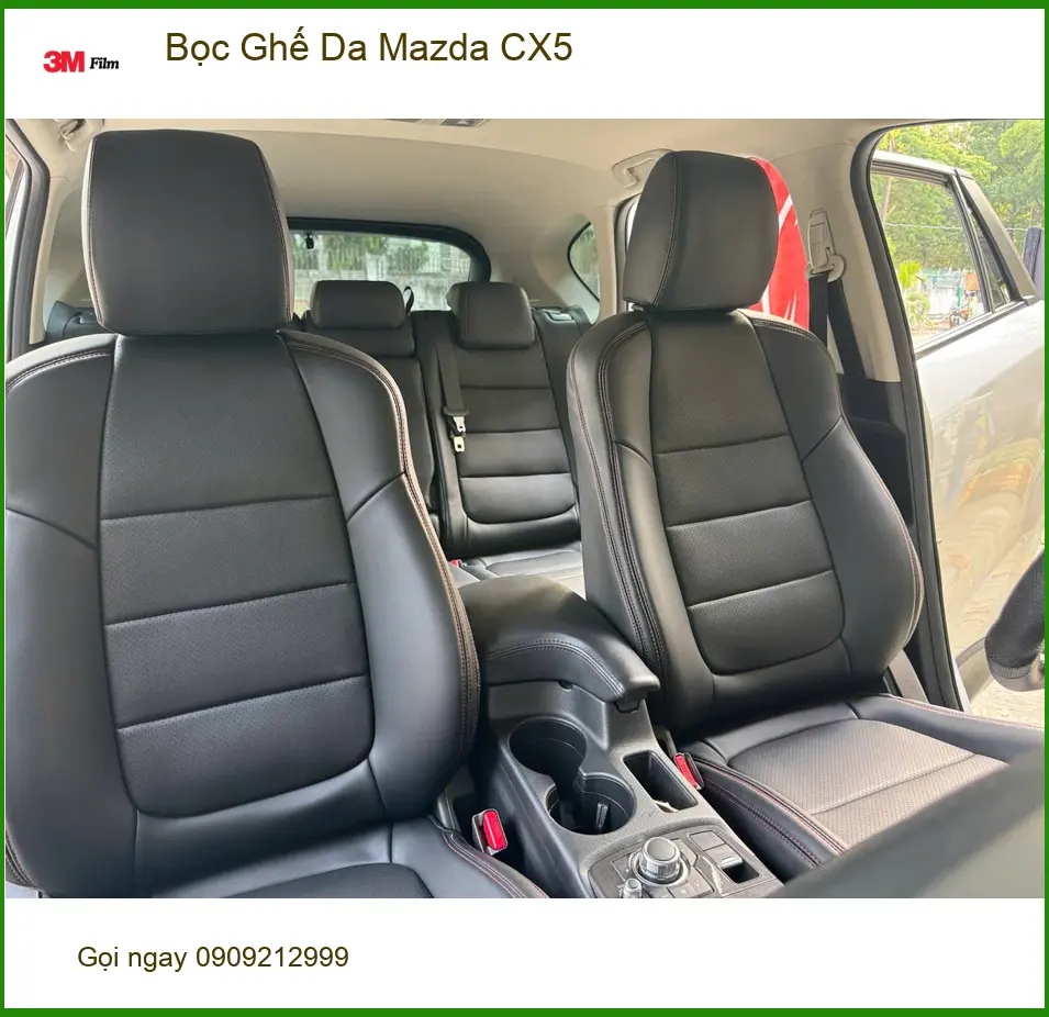 Anh Hoàng Nam bọc ghế da Mazda CX5 tại Quận 5 để nội thất xe mới mẻ hơn