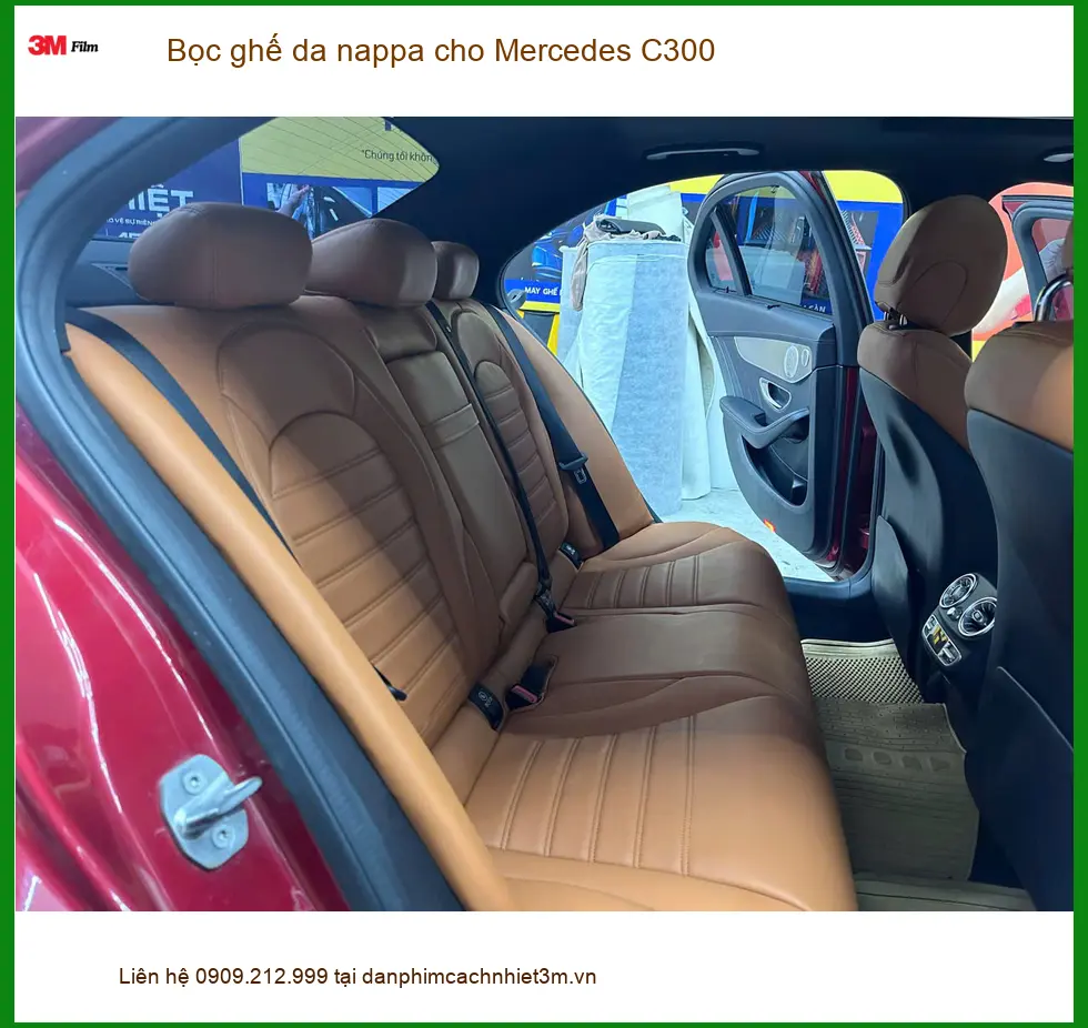 Chị Thảo bọc ghế da nappa cho Mercedes C300 tại Quận 7 để nội thất xe sang trọng hơn
