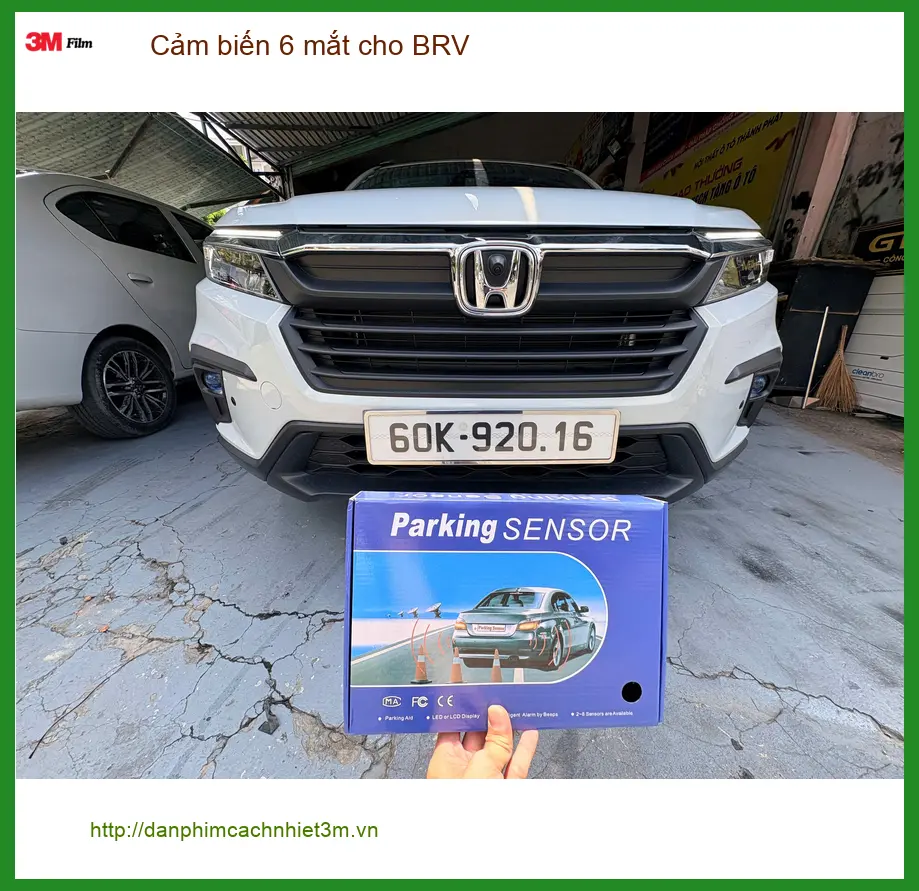 Chị Thanh lắp cảm biến 6 mắt cho Honda BRV tại Quận 5 để lái xe an toàn hơn