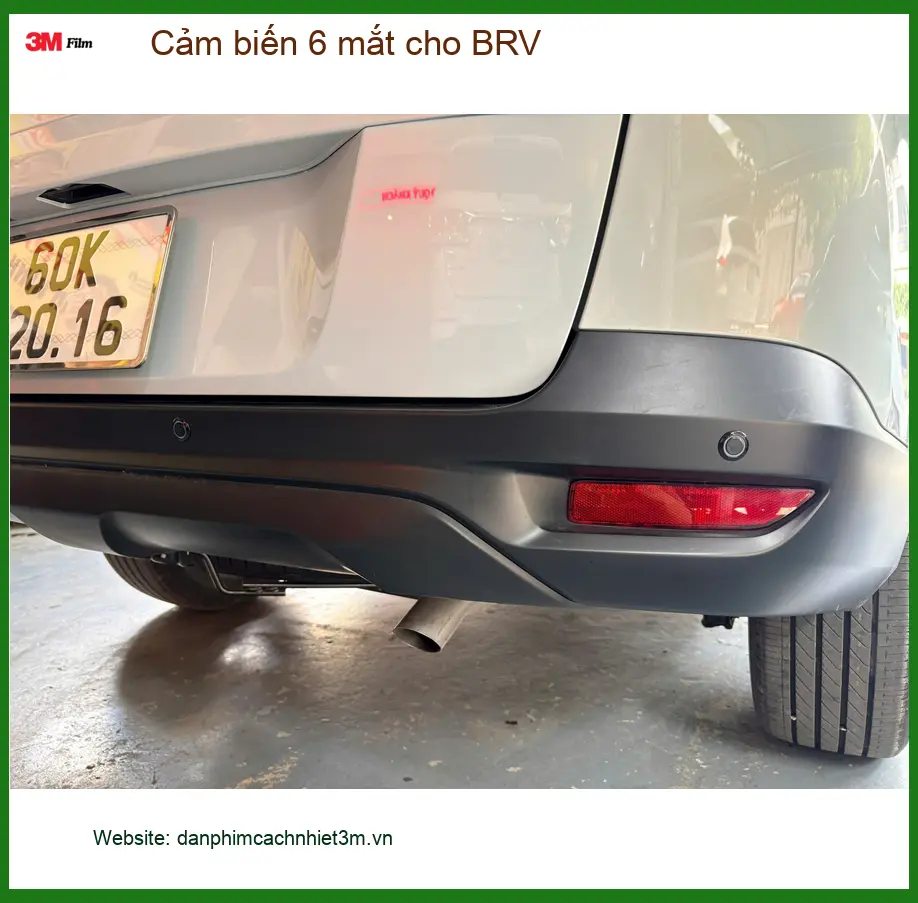 Chị Thanh lắp cảm biến 6 mắt cho Honda BRV tại Quận 5 để lái xe an toàn hơn ảnh thực tế 3