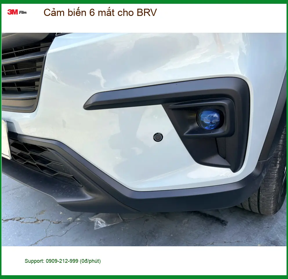 Chú Quang lắp cảm biến 6 mắt cho BRV tại Hóc Môn để lùi xe an toàn hơn
