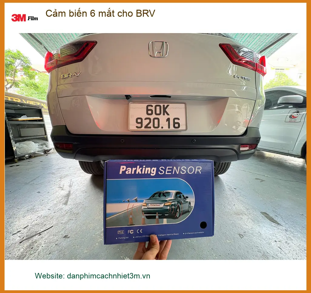 Bác Cường lắp cảm biến 6 mắt cho BRV tại Quận Gò Vấp để lùi xe an toàn hơn ảnh thực tế 3