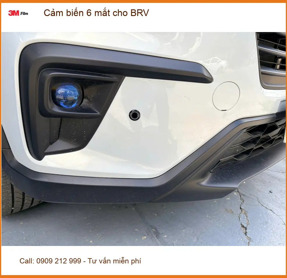 Anh Huy lắp cảm biến 6 mắt cho Honda BRV tại Quận 6 để lùi xe an toàn hơn ảnh thực tế 2