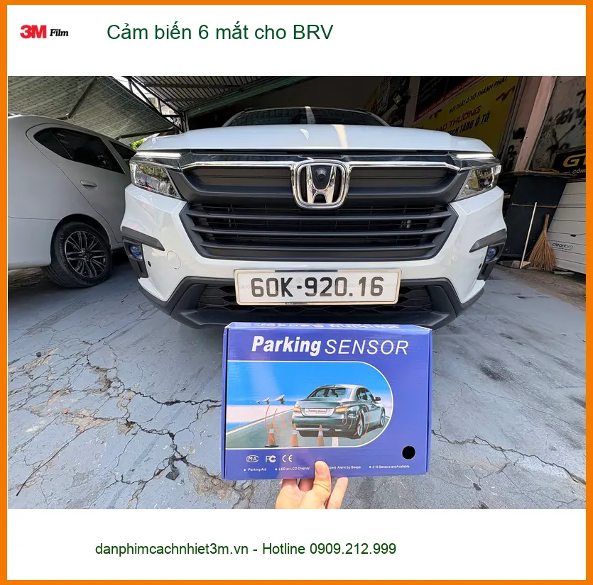 Anh Huy lắp cảm biến 6 mắt cho Honda BRV tại Quận 6 để lùi xe an toàn hơn ảnh thực tế 4