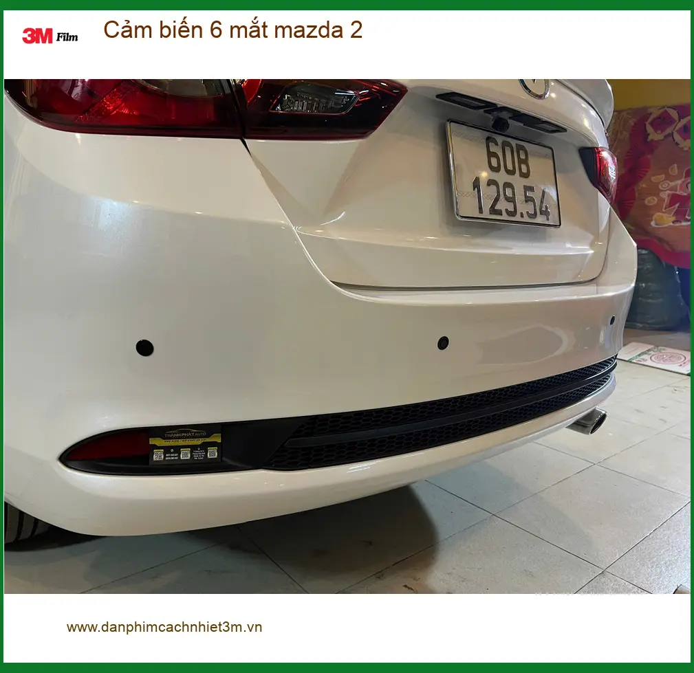 Anh Duy lắp cảm biến 6 mắt Mazda 2 tại Nhà Bè để đỗ xe an toàn hơn