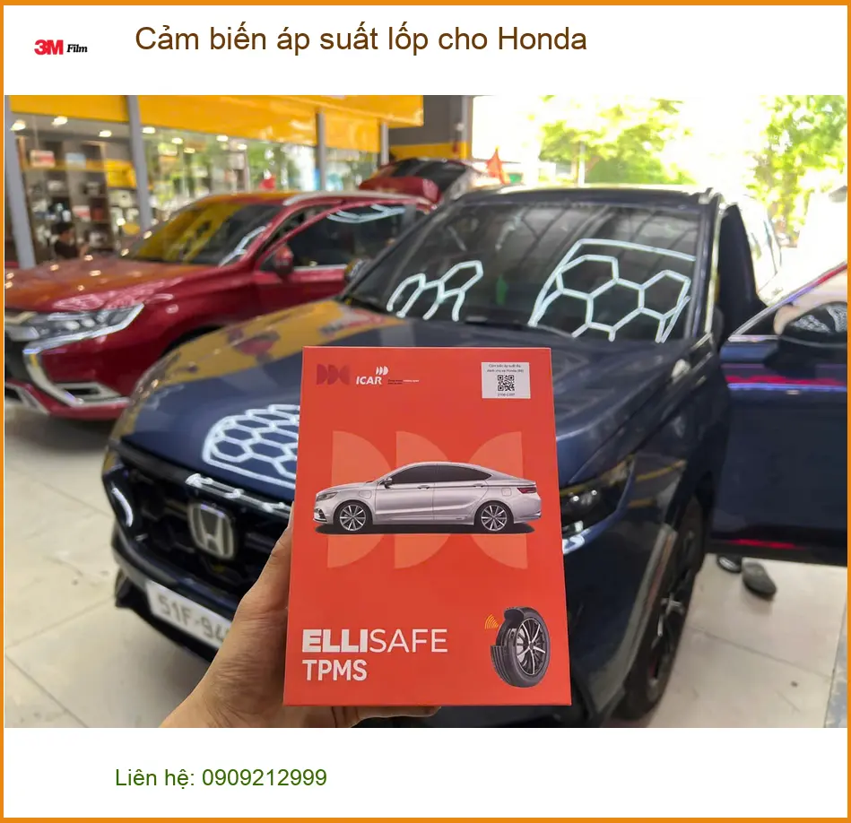 Chị Thanh lắp cảm biến áp suất lốp cho Honda Civic tại Quận Thủ Đức để an tâm hơn khi di chuyển xa