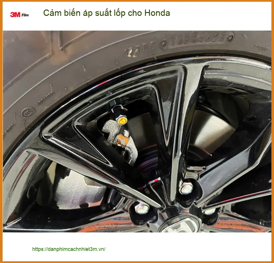 Anh Khôi Lắp Cảm Biến Áp Suất Lốp Cho Honda Civic Trước Chuyến Đi Cần Giờ An Toàn ảnh thực tế 4