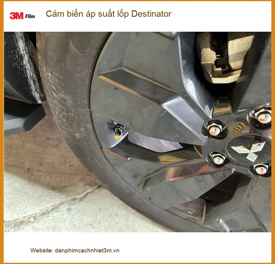 Anh Tùng lắp cảm biến áp suất lốp Destinator tại Nhà Bè cho Hyundai i10