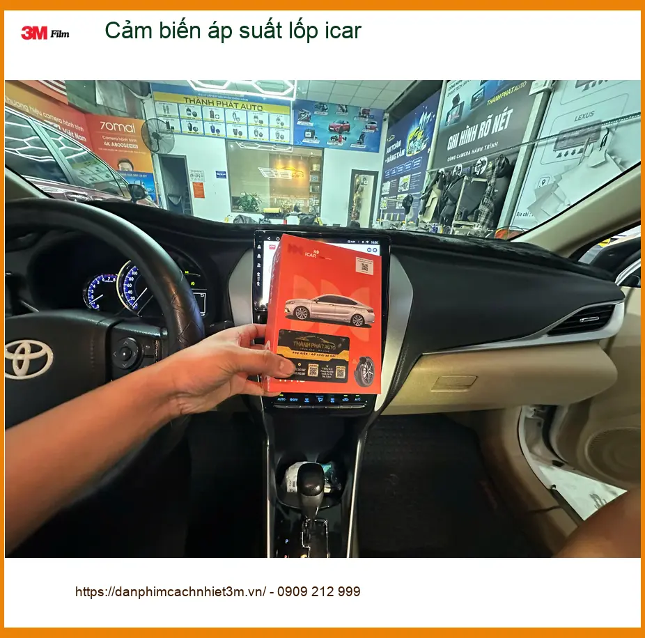 Anh Kiên lắp cảm biến áp suất lốp Icar cho Honda Civic ở Quận 3 an toàn