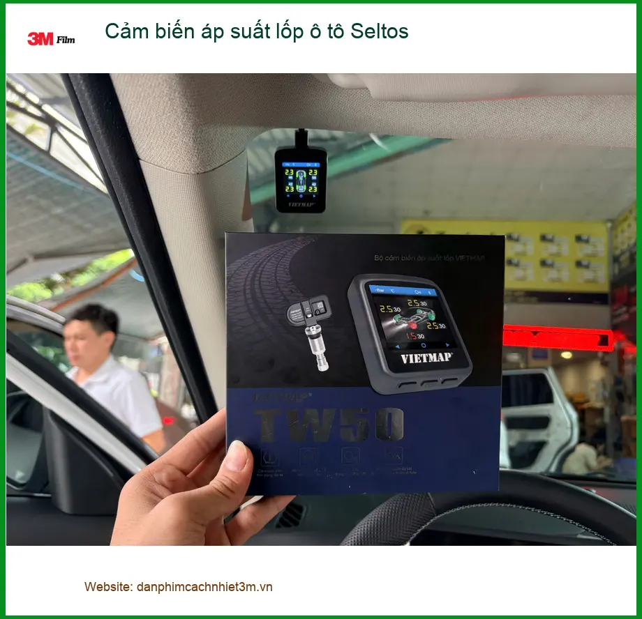 Anh Kiên lắp cảm biến áp suất lốp cho Kia Seltos tại Quận 10 để lái xe an toàn hơn