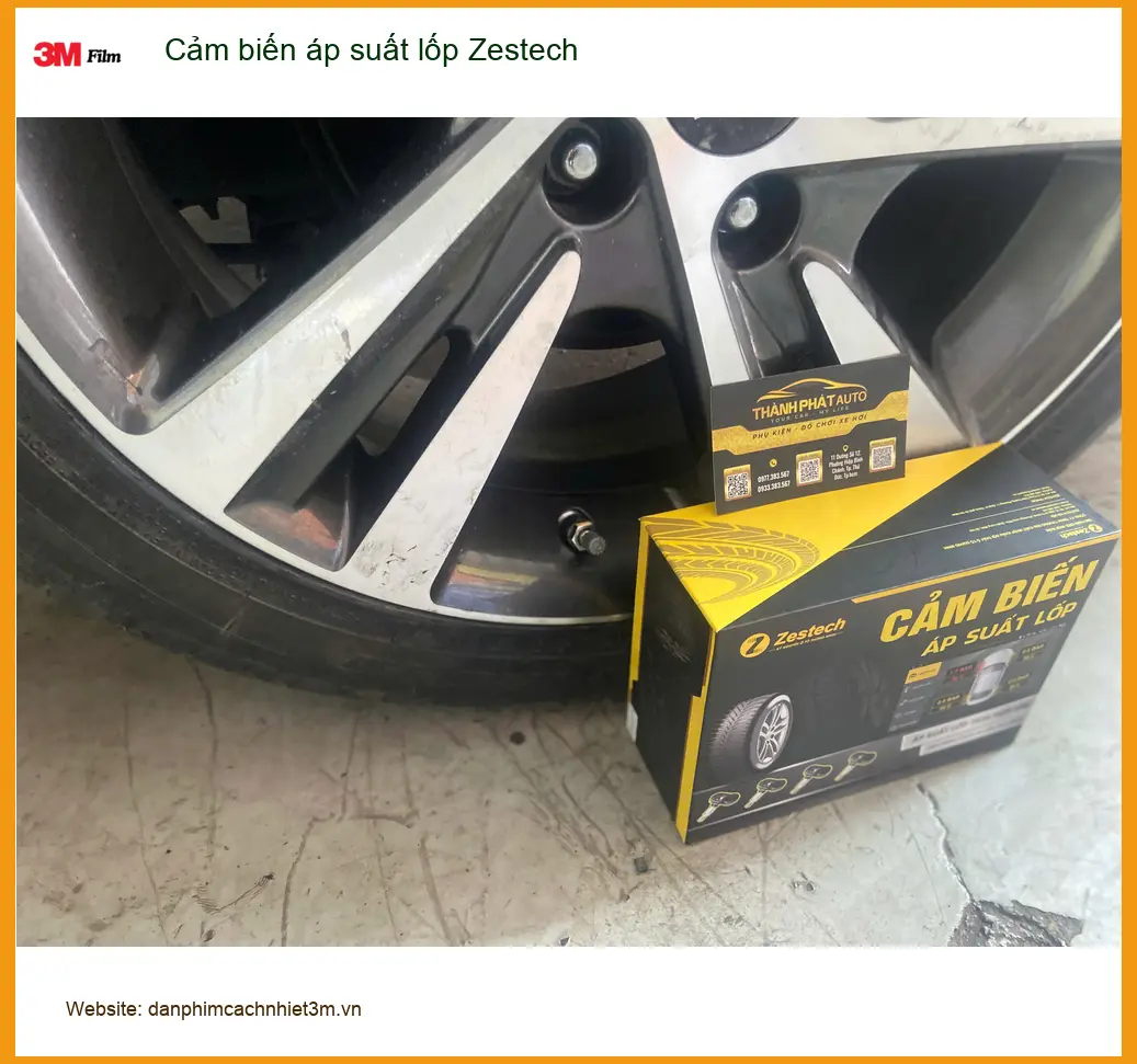 Anh Quang lắp cảm biến áp suất lốp Zestech cho Hyundai Kona tại Quận 11 ảnh thực tế 3