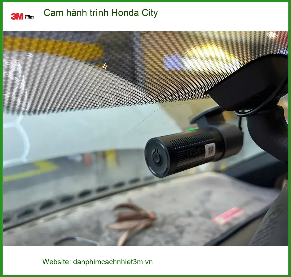 Cô Tuyết lắp cam hành trình Honda City Hóc Môn để ghi lại cảnh đẹp khi lái xe ảnh thực tế 2