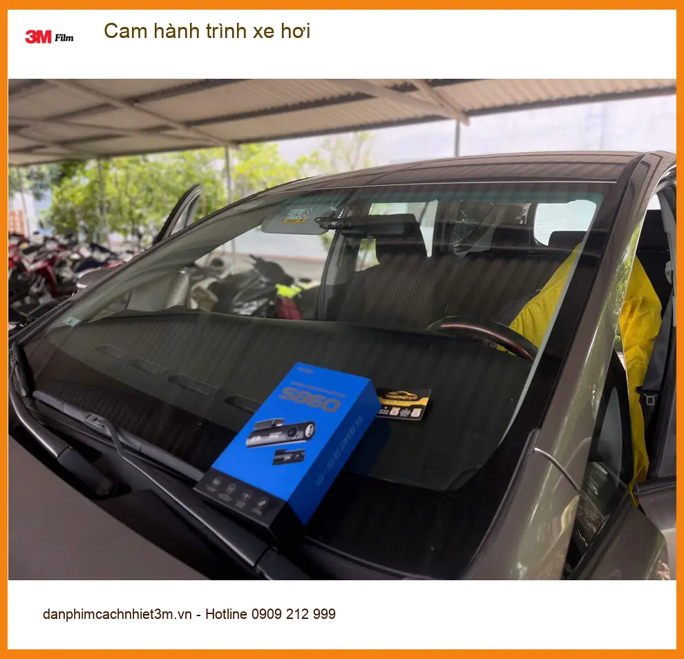Chị Thảo lắp cam hành trình xe hơi cho Toyota Corolla Cross ở Quận 2 ảnh thực tế 3