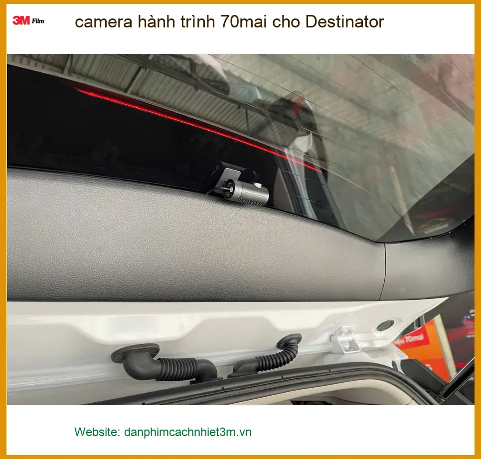 Chú Hùng lắp camera hành trình 70mai cho Toyota Fortuner ở Bình Chánh ảnh thực tế 2