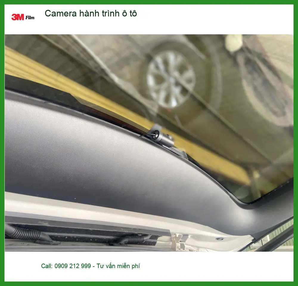 Chị Mai Anh lắp Camera hành trình ô tô Hyundai Creta tại Quận 2 để ghi lại hành trình rõ nét ảnh thực tế 3