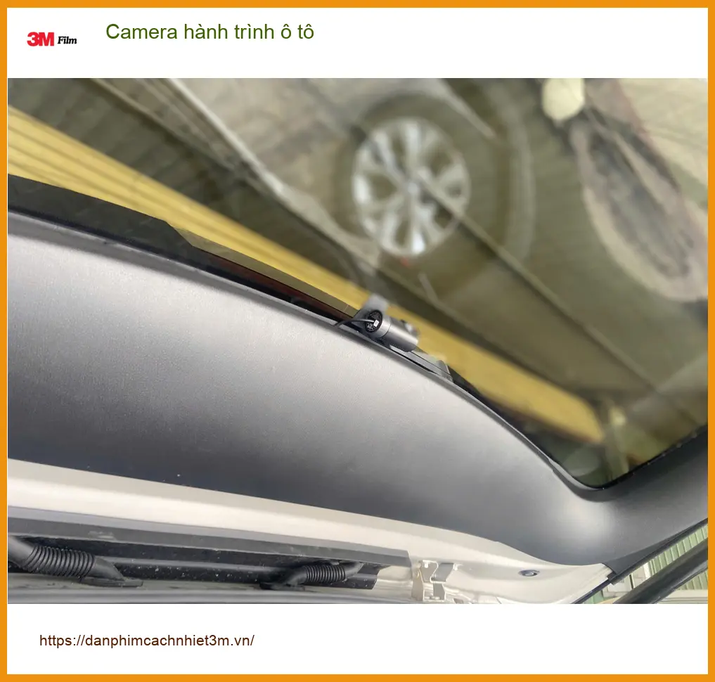 Anh Minh lắp camera hành trình ô tô Ford Ranger tại Quận 1 để yên tâm lái ảnh thực tế 2